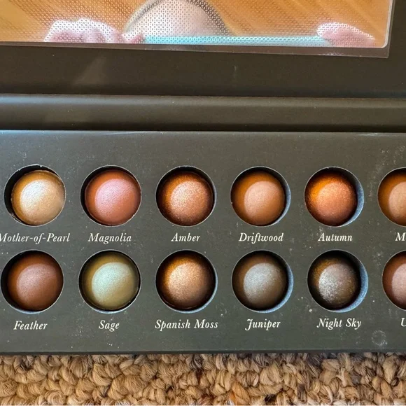 Laura Geller The Delectables Baked Eyeshadow Palette - Picture 5 of 6